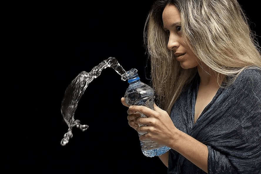 水